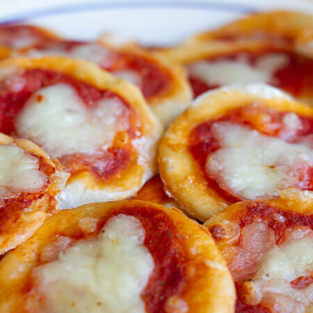 Pizzette di sfoglia e di pane